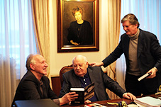 Meeting Gorbachev bilde